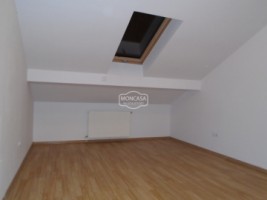 apartament-3-camere-zona-liceului-atlaurian-6