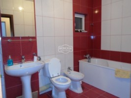 apartament-3-camere-zona-liceului-atlaurian-10