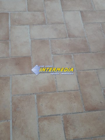 spatiu-birouri-60-mp-finisat-si-utilat-de-inchiriat-in-centru-alba-iulia-2