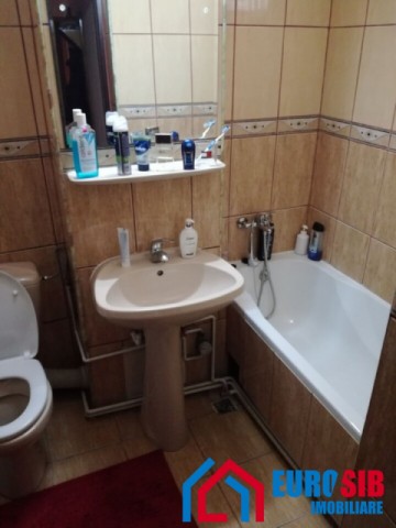 apartament-cu-2-camere-decomandat-de-inchiriat-zona-strand-4