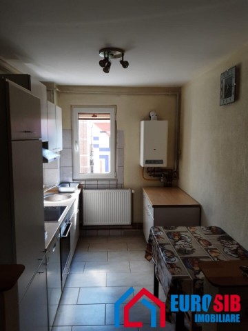 apartament-cu-3-camere-de-inchiriat-zona-mihai-viteazul-7