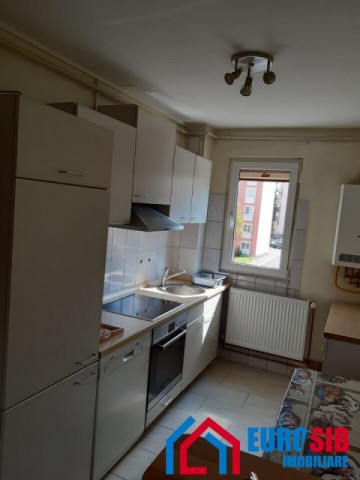 apartament-cu-3-camere-de-inchiriat-zona-mihai-viteazul-12