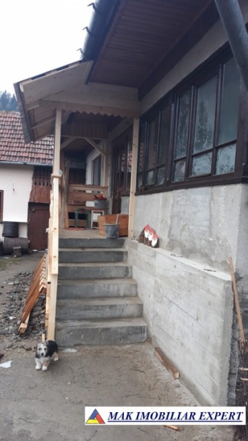 casa-5-camere-teren-1400-mp-leresti-3