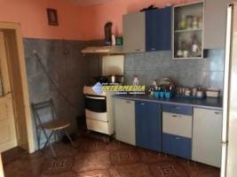 casa-de-vanzare-zona-centru-cu-toate-utilitatile-la-strada-asfaltata-1