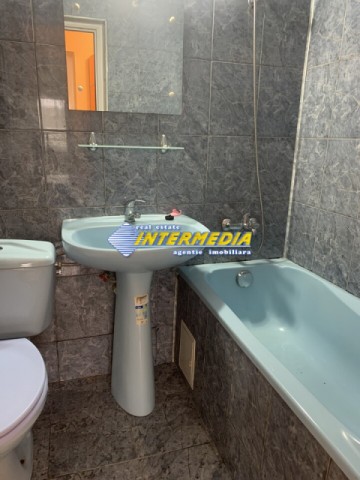 apartament-2-camere-decomandat-in-cetate-etaj-1-de-vanzare-2