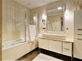 apartament-4-camere-cartierul-francez-9