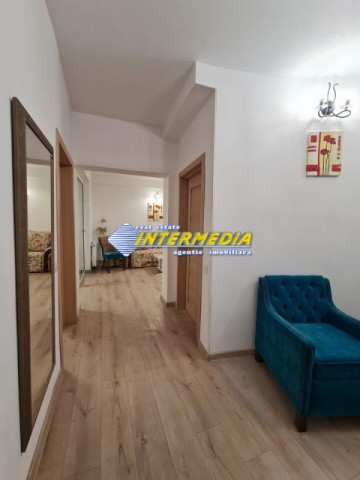 apartament-la-vila-de-inchiriat-cu-4-camere-baie-bucatarie-loc-parcare-garaj-utilat-si-mobilat-complet-3