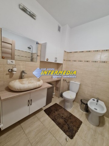apartament-la-vila-de-inchiriat-cu-4-camere-baie-bucatarie-loc-parcare-garaj-utilat-si-mobilat-complet-14