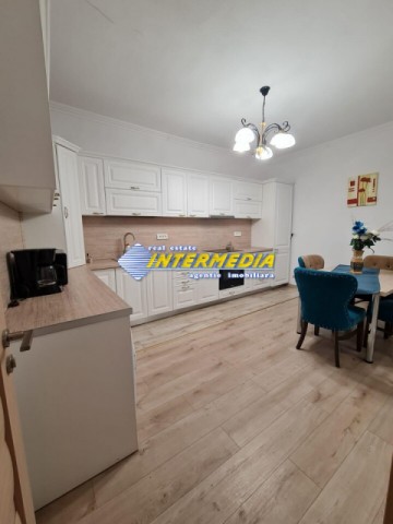 apartament-la-vila-de-inchiriat-cu-4-camere-baie-bucatarie-loc-parcare-garaj-utilat-si-mobilat-complet-20