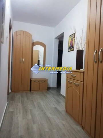 apartament-3-camere-de-vanzare-in-zona-centru-2