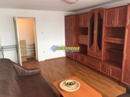de-inchiriat-apartament-3-camere-decomandat-mobilat-in-alba-iulia-zona-centru-1