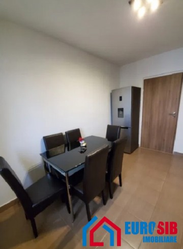 apartament-3-camere-decomandat-in-selimbar-4