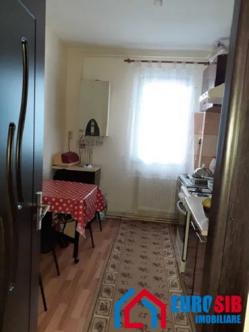 apartament-2-camere-semidecomandat-zona-rahovei-0