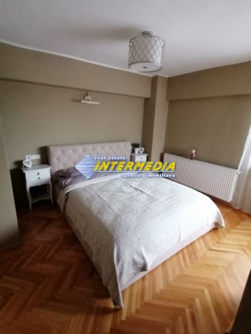 apartament-3-camere-decomandat-alba-iulia-zona-centru-pozitie-ultracentrala-finisat-si-mobilat-complet-41