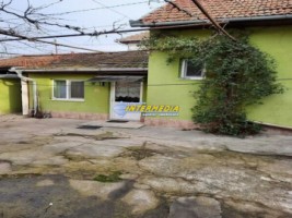 casa-de-vanzare-zona-centru-cu-toate-utilitatile-la-strada-asfaltata