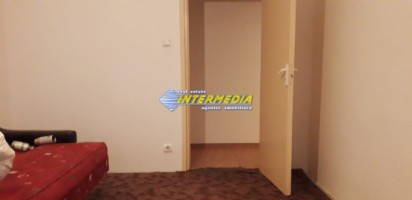 apartament-cu-2-camere-decomandat-in-cetate-2