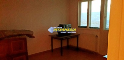 apartament-cu-2-camere-decomandat-in-cetate-4
