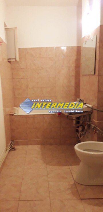 apartament-cu-2-camere-decomandat-in-cetate-8