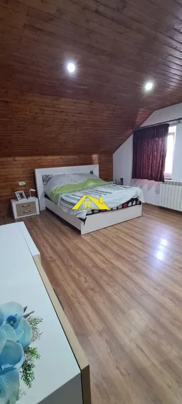 vand-casa-cu-etaj