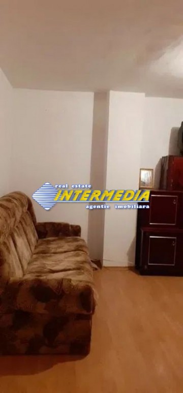 vand-garsoniera-decomandata-44-m2-3