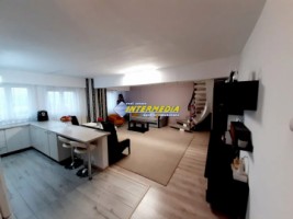 3-camere-decomandat-cu-scara-interioara-in-centru-alba-iulia
