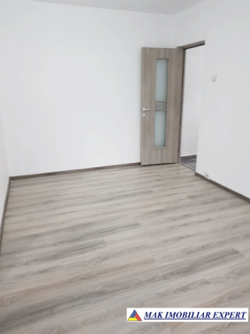 apartament-3-camere-cf-2-et-24-campulung-1