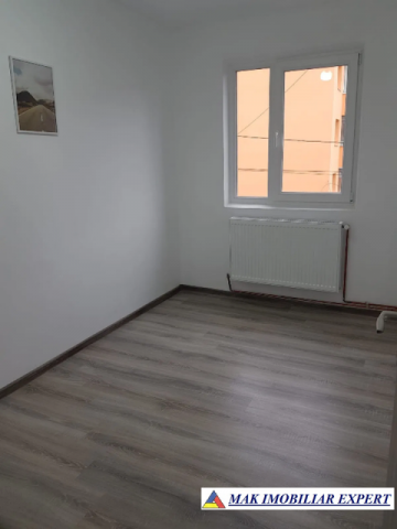 apartament-3-camere-cf-2-et-24-campulung-4