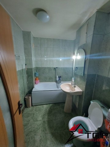 apartament-4-camere-decomandat-galata-etajul-1-3