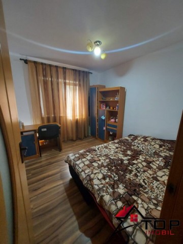 apartament-4-camere-decomandat-galata-etajul-1-7