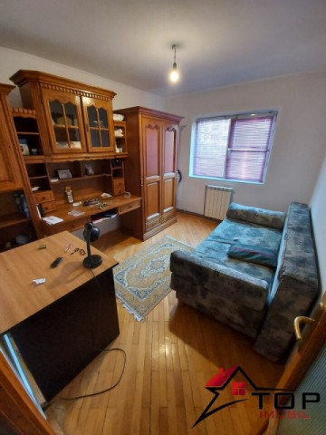 vanzare-apartament-3-camere-decomandat-nicolaina-etajul-1-2