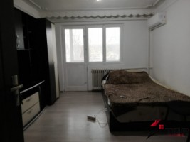 vand-apartament-2-camere-podu-ros