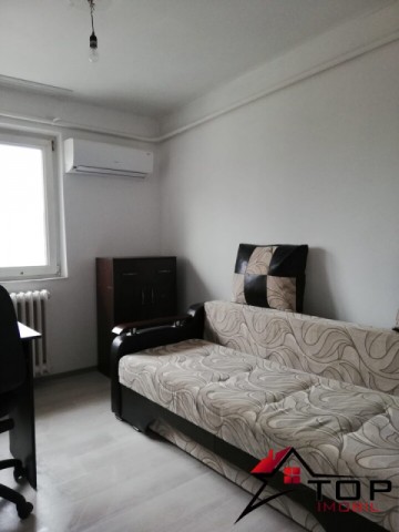 vand-apartament-2-camere-podu-ros-3