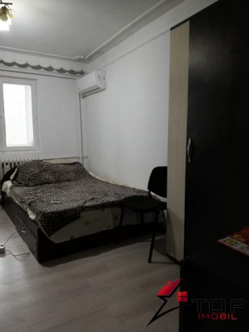 vand-apartament-2-camere-podu-ros-5