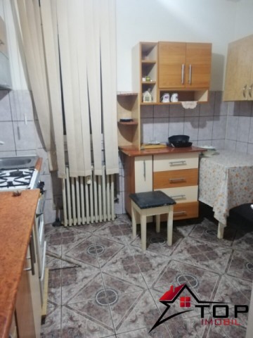 vand-apartament-2-camere-podu-ros-3