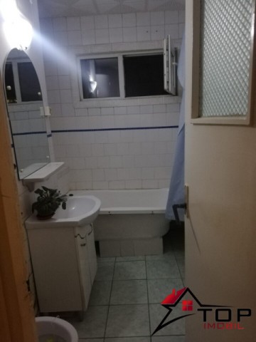 vand-apartament-2-camere-podu-ros-4