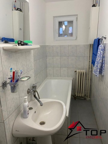 vand-apartament-2-camere-alexandru-cel-bun-2