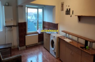 garsoniera-de-vanzare-cetate-etaj-2-cu-centrala-si-termopane