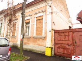 casa-3-camere-semicentral-la-curte-comuna-id-22041