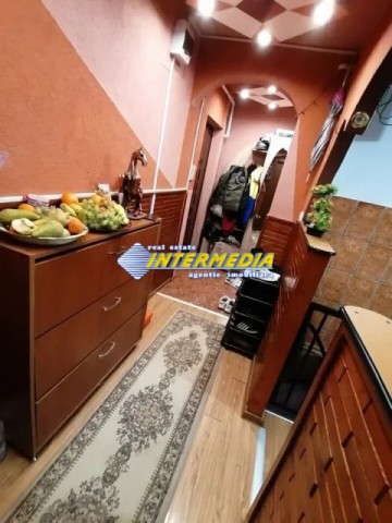 apartament-3-camere-etaj-1-de-vanzare-in-alba-iulia-cartier-ampoi-2