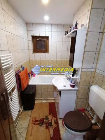 apartament-3-camere-etaj-1-de-vanzare-in-alba-iulia-cartier-ampoi-3