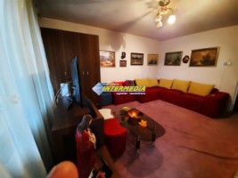 apartament-3-camere-decomandat-de-vanzare-centru-etaj-1-2