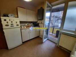 apartament-3-camere-decomandat-de-vanzare-centru-etaj-1-7