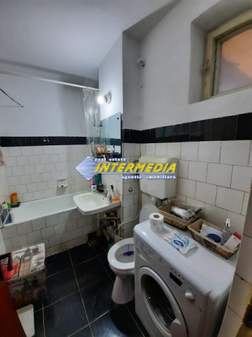 apartament-3-camere-decomandat-de-vanzare-centru-etaj-1-8