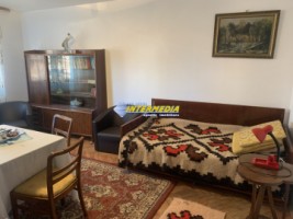 apartament-2-camere-decomandat-de-vanzare-cetate-etaj-1-2