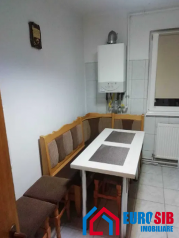 apartament-cu-2-camere-de-inchiriat-zona-cedonia