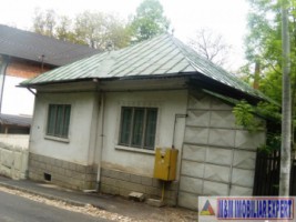 ocupat-aprilie-2029-casa-3-camere-teren-800-mp-campulung