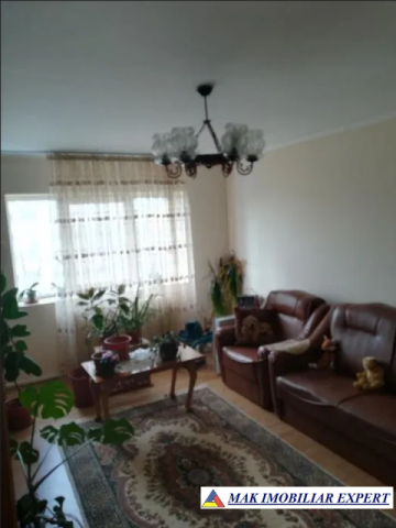 apartament-3-camere-cf-1-et-44-campulung