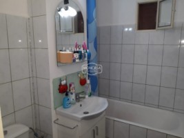 apartament-4-camere-botosani-zona-curcubeului-etaj-3-loc-de-parcare-2
