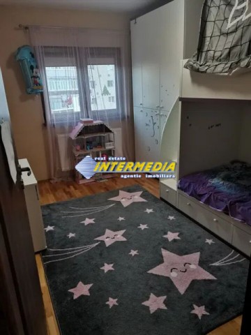 apartament-cu-3-camere-de-vanzare-cetate-etaj-intermediar-2