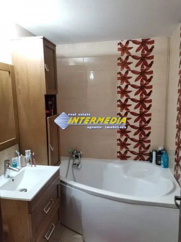 apartament-cu-3-camere-de-vanzare-cetate-etaj-intermediar-5